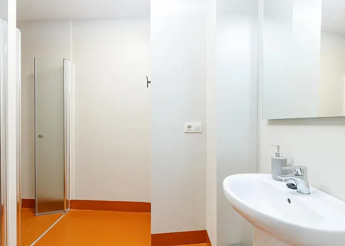 بيت شباب Turoqua