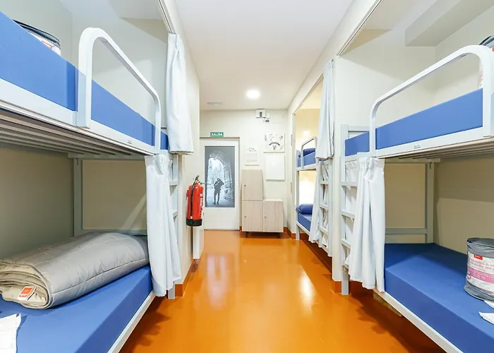 بيت شباب Turoqua *