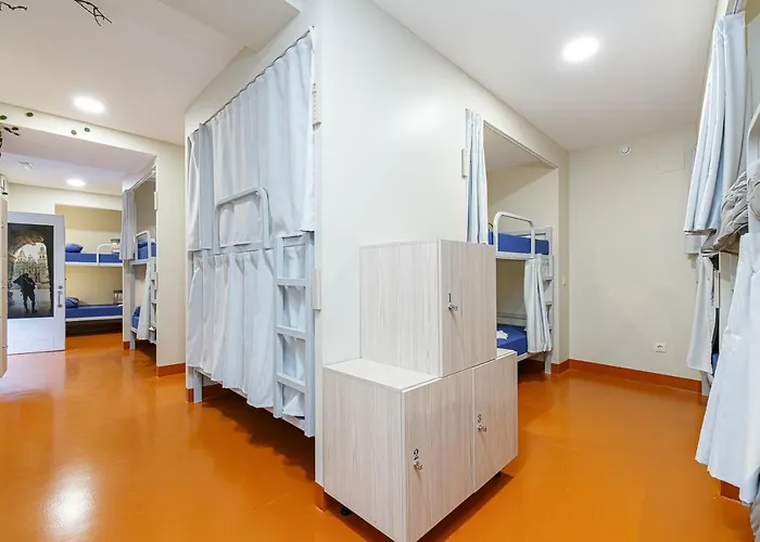 Turoqua بيت شباب *