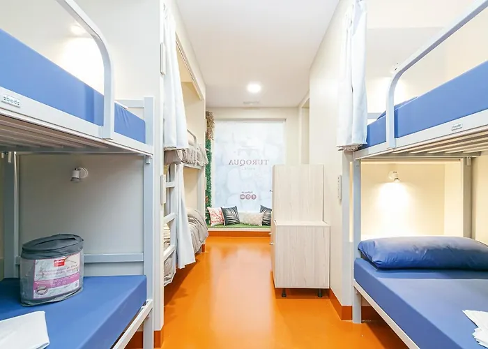 אכסניה Turoqua *